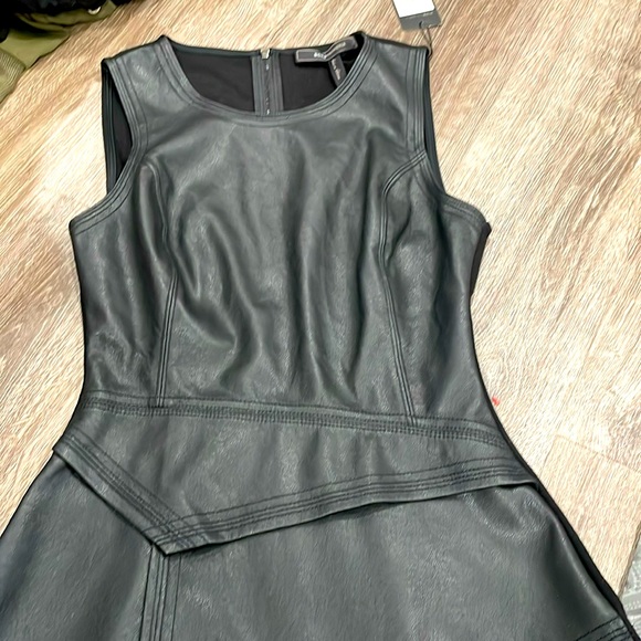Super flattering stretchy BCBG PLEATHER TOP